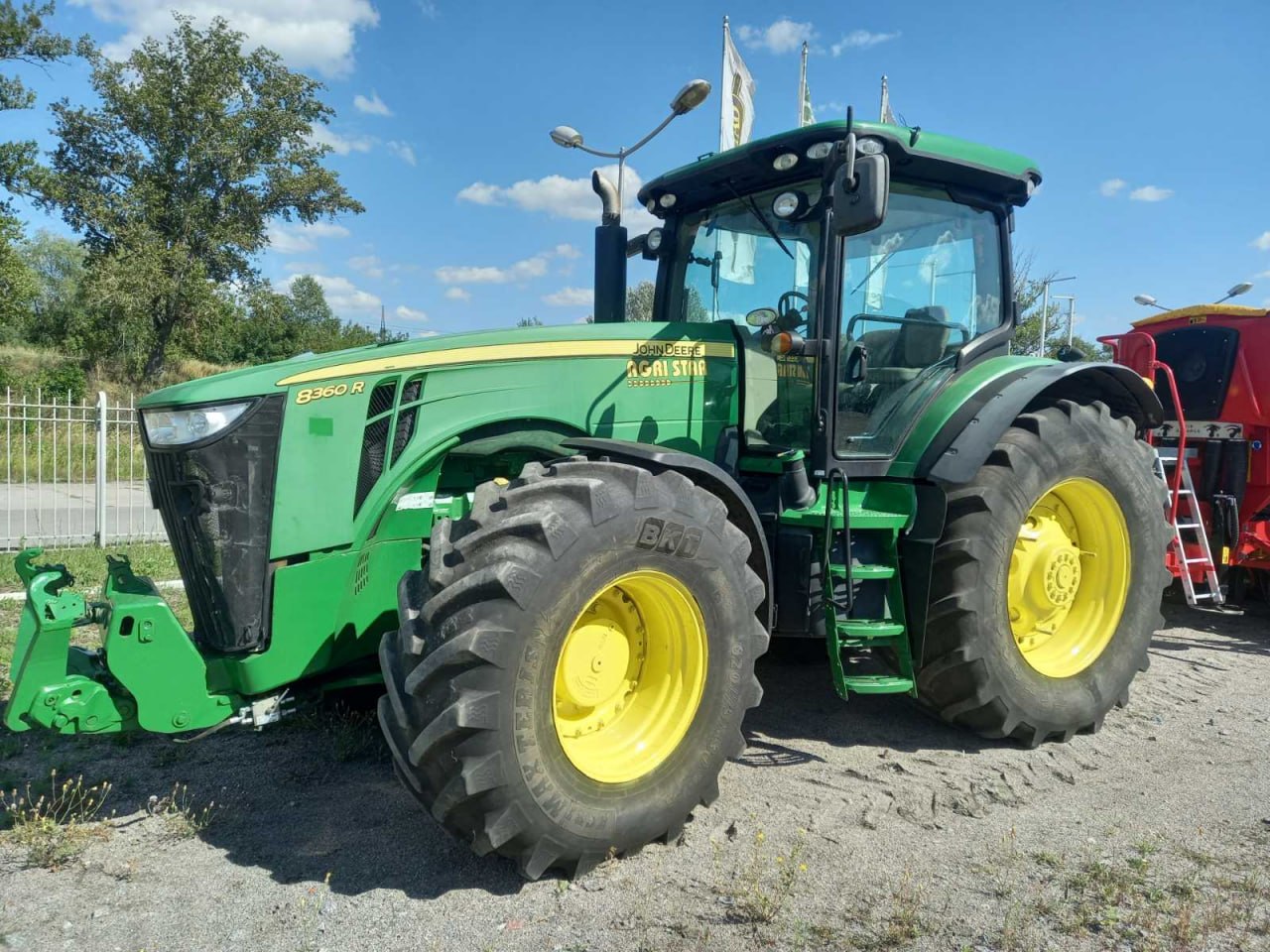 JD 8360R-01