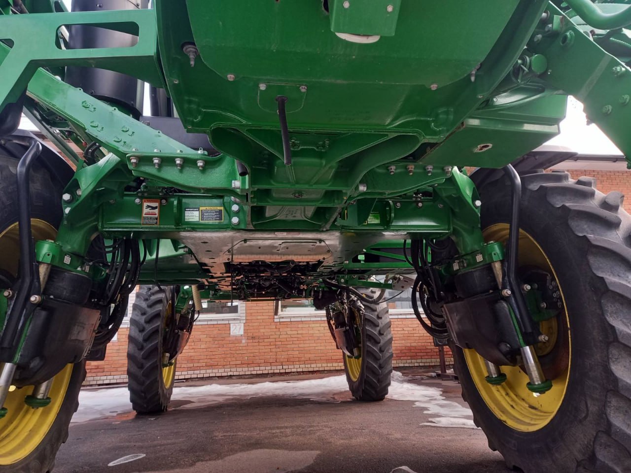 Самохідний обприскувач JD R4038-06
